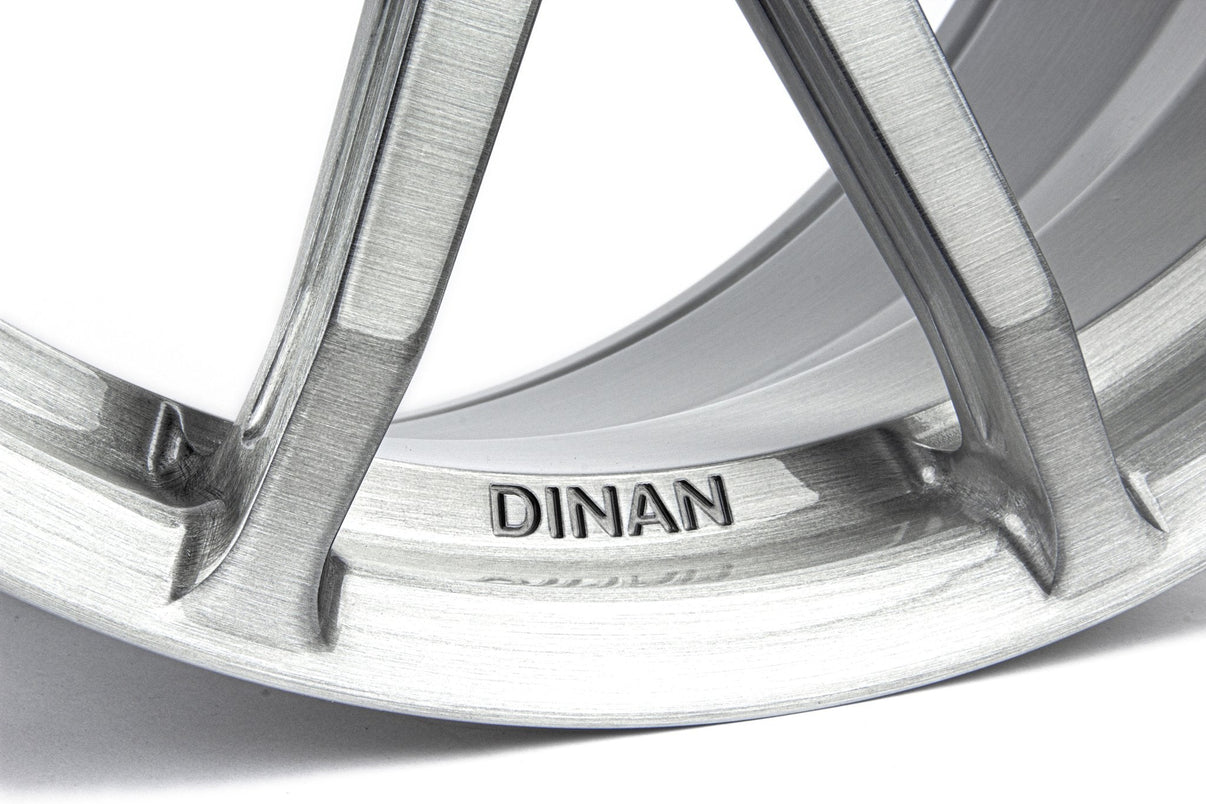 Dinan D750-0093-BRU primary image