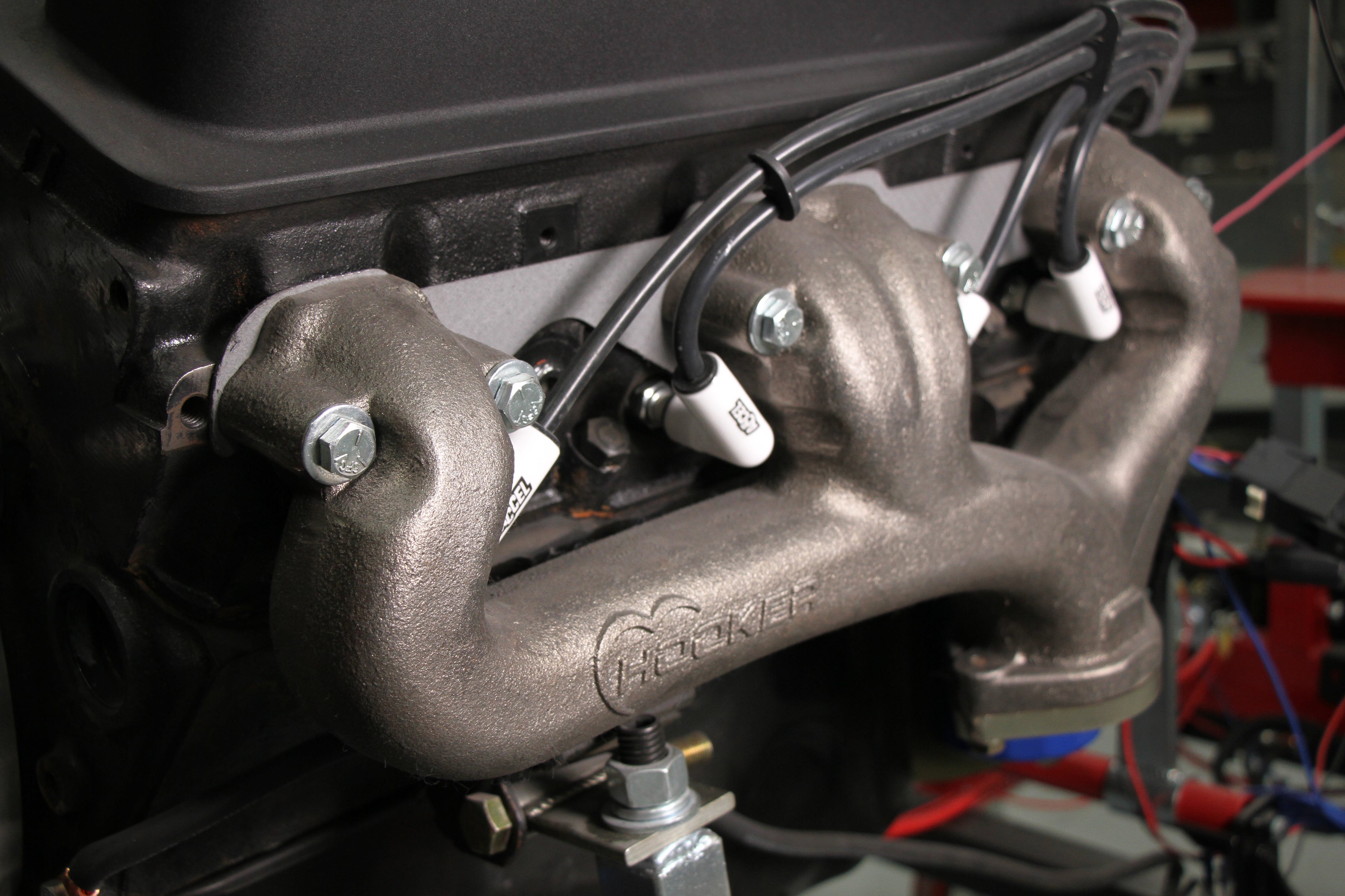 Hooker Small Block Chevrolet Exhaust Manifolds - Photo - out of package Left