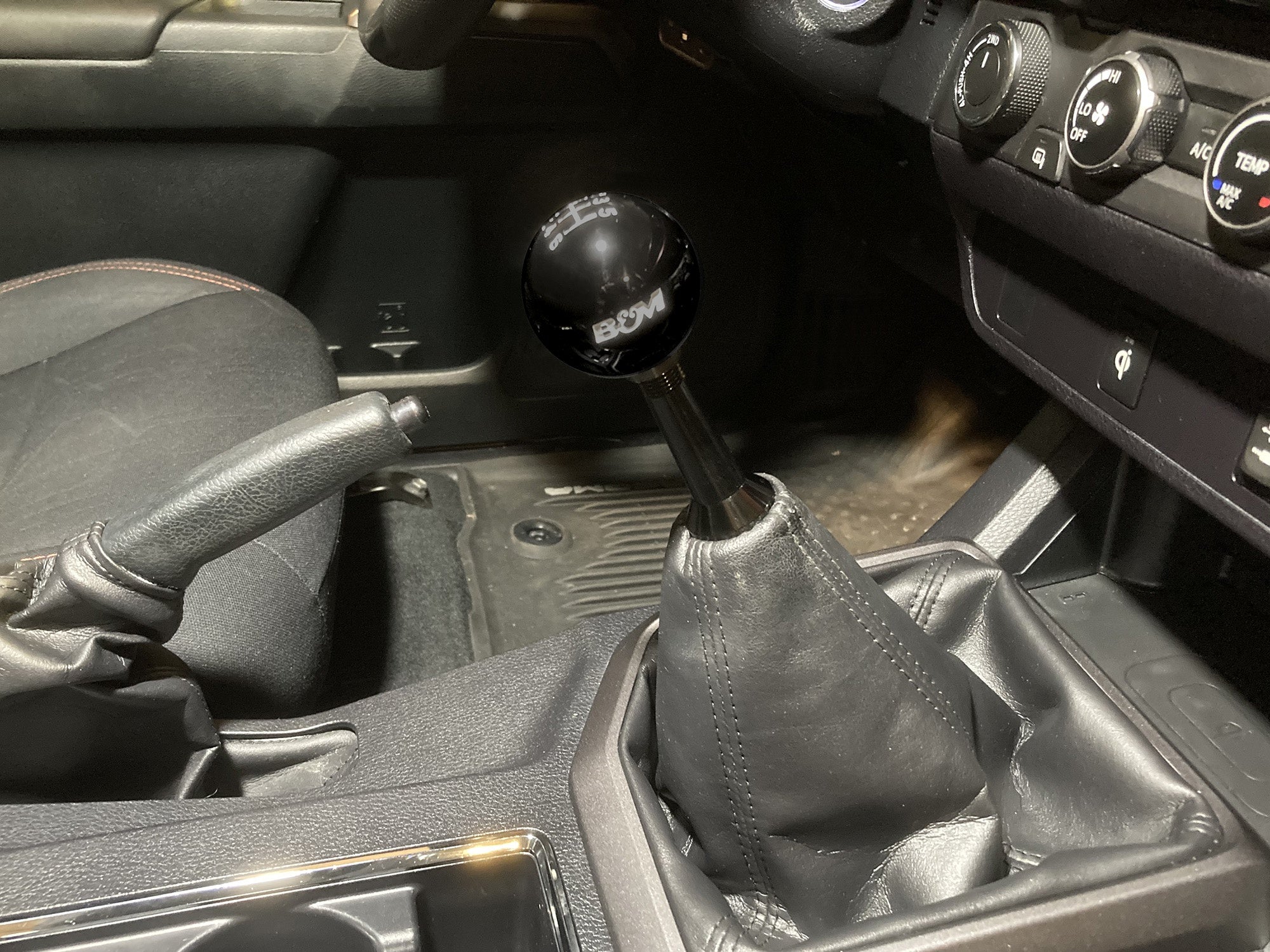 B&M PRECISION MANUAL SPORTSHIFTER - Photo - out of package Bottom