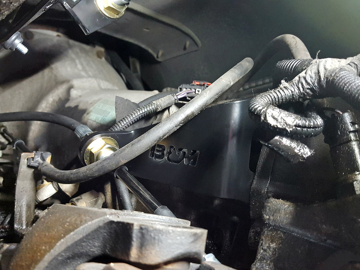 B&M Heavy Duty Transfer Case Shift Cable Conversion Kit - Photo - Close Up Bottom