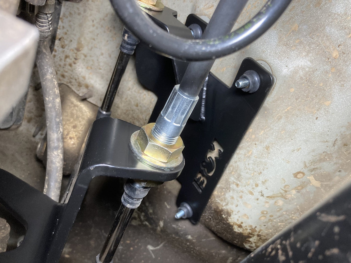 B&M Heavy Duty Transfer Case Shift Cable Conversion Kit - Photo - Close Up Back