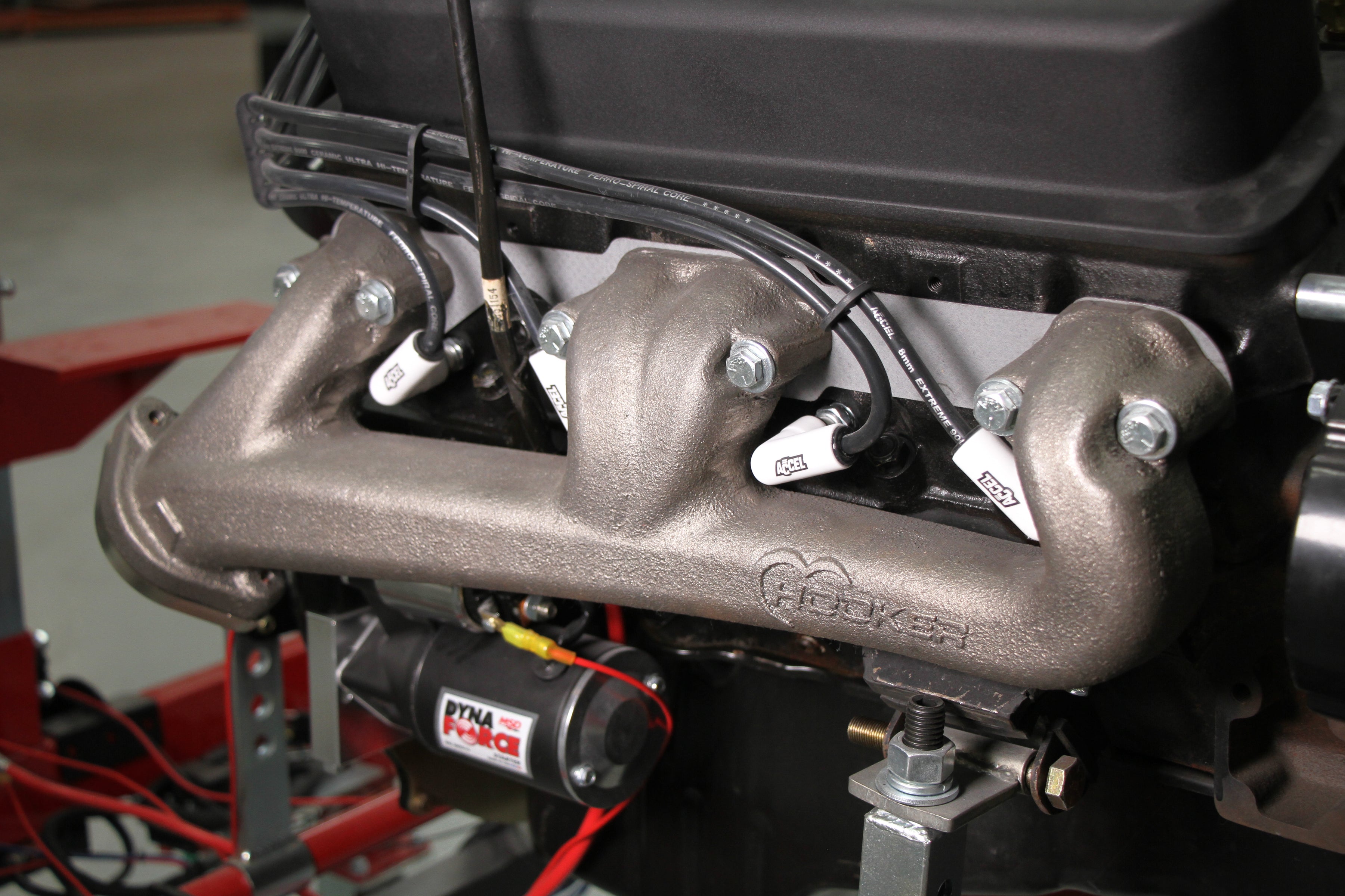 Hooker Small Block Chevrolet Exhaust Manifolds - Photo - out of package Right