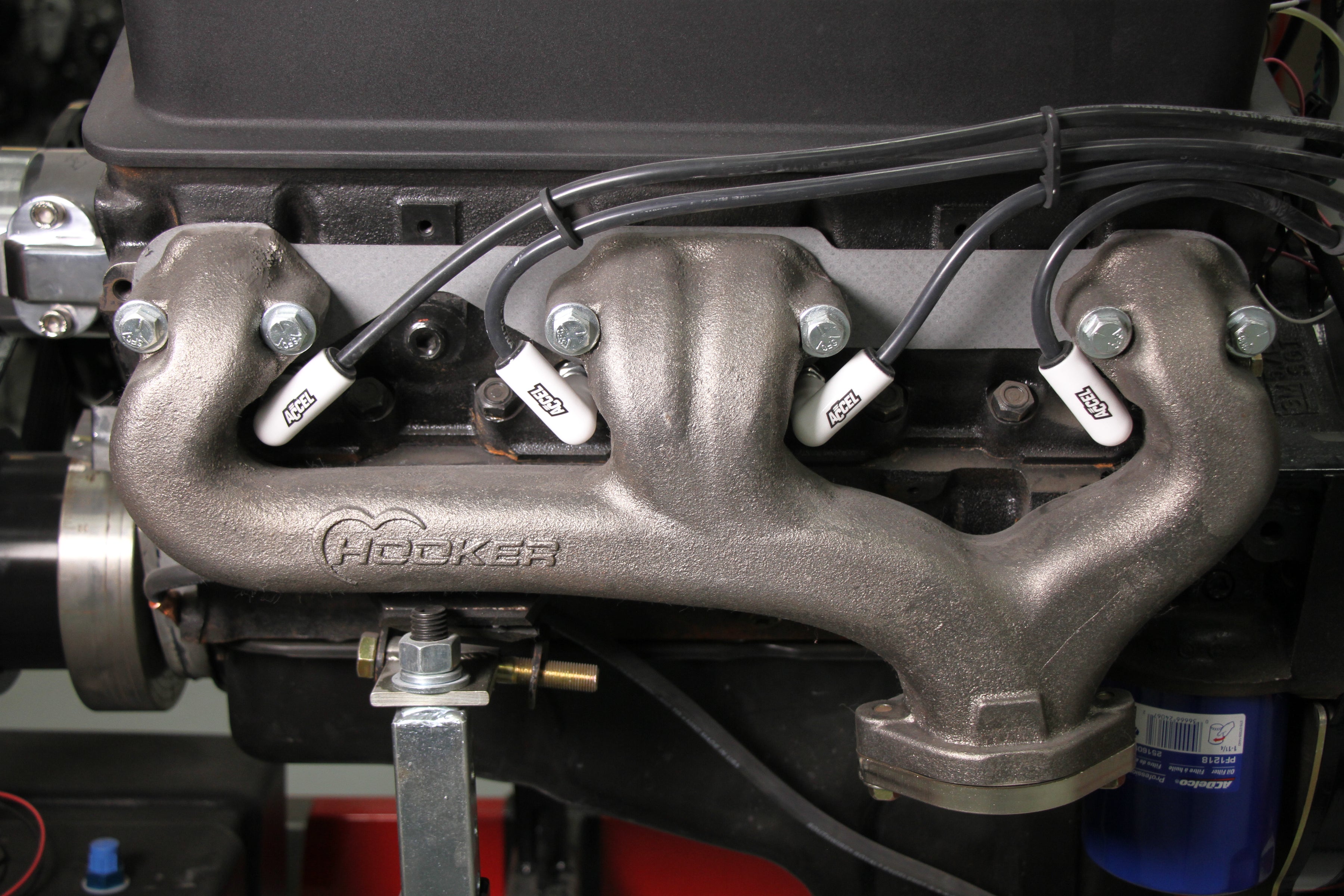 Hooker Small Block Chevrolet Exhaust Manifolds - Photo - out of package User 5