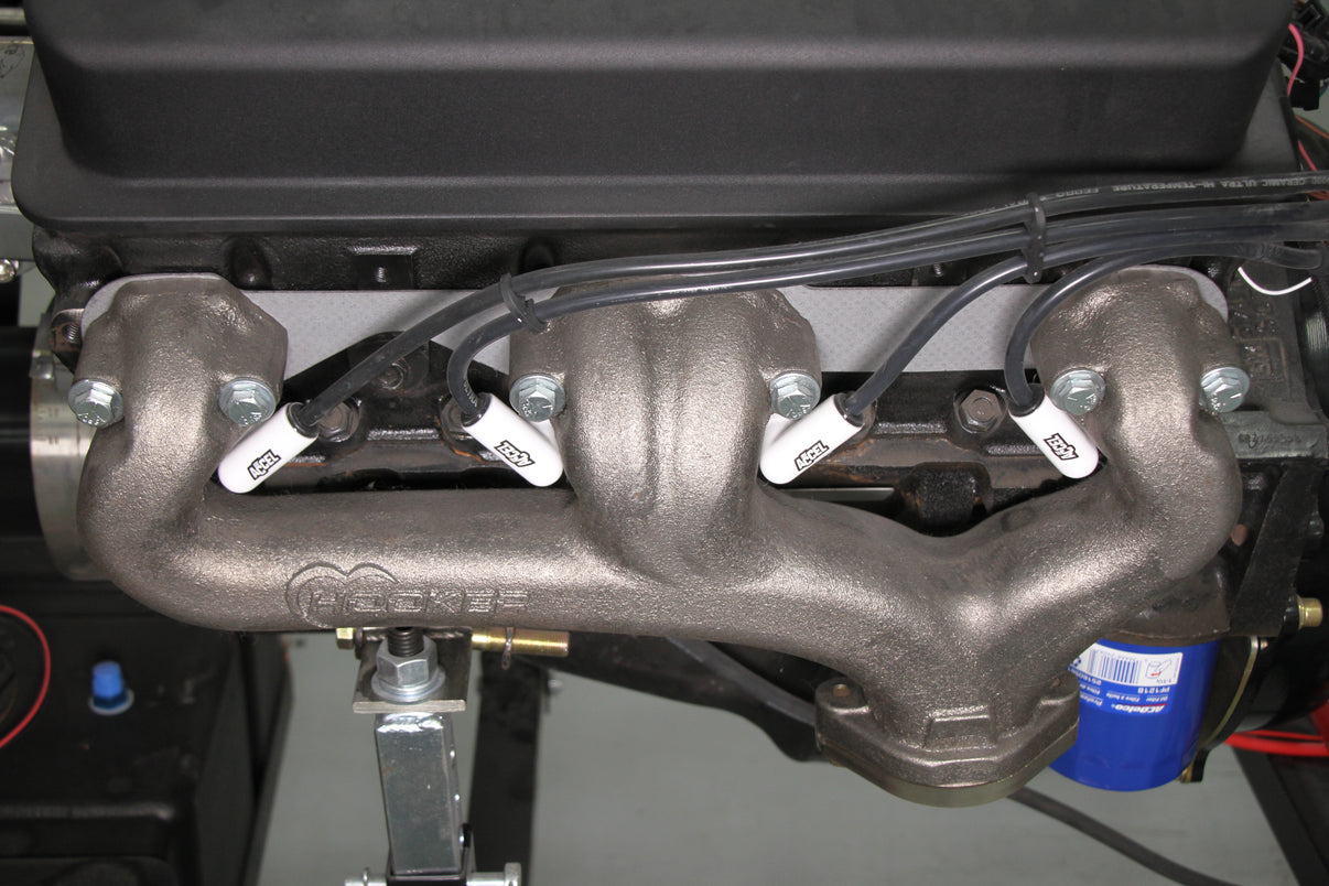 Hooker Small Block Chevrolet Exhaust Manifolds - Photo - out of package Front
