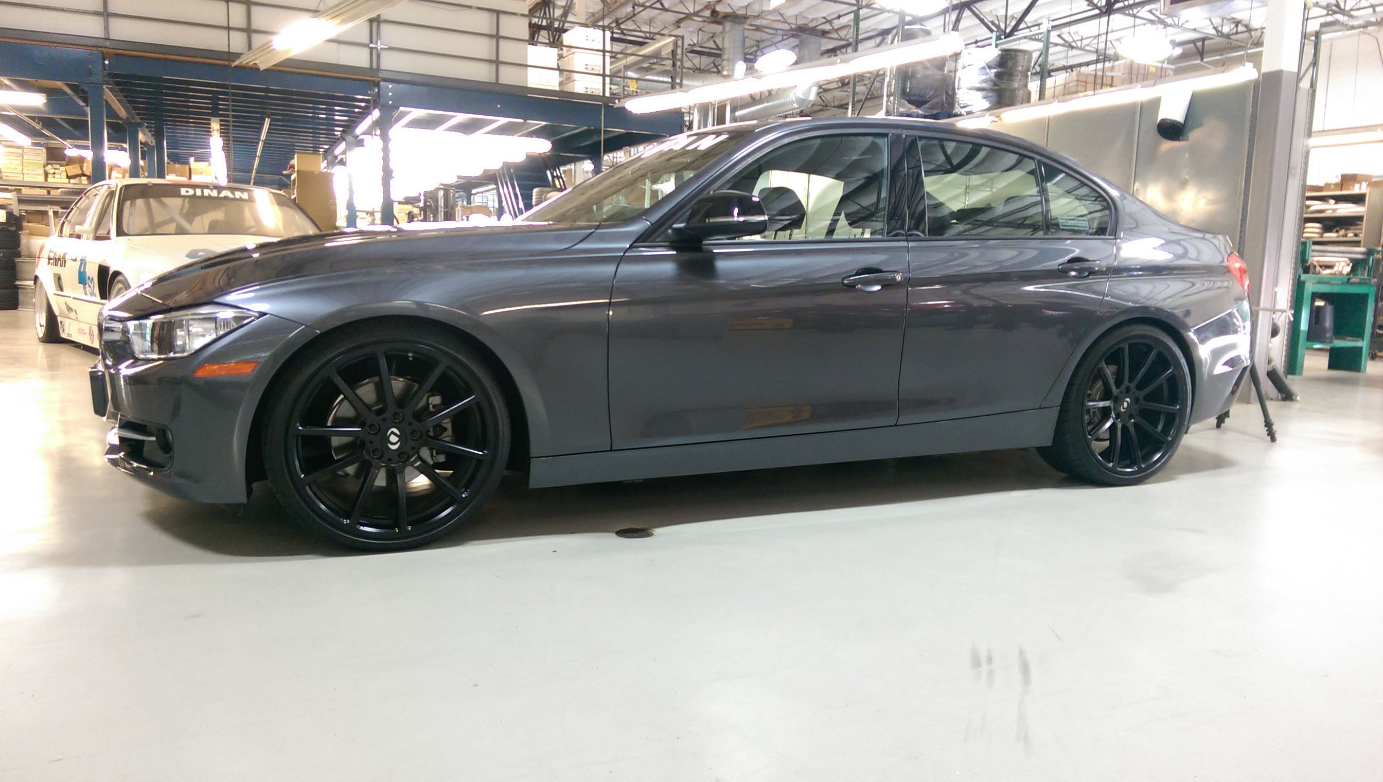 Dinan Performance Spring Set - 2013-2018 BMW 328i/330i xDrive - Photo - out of package Right