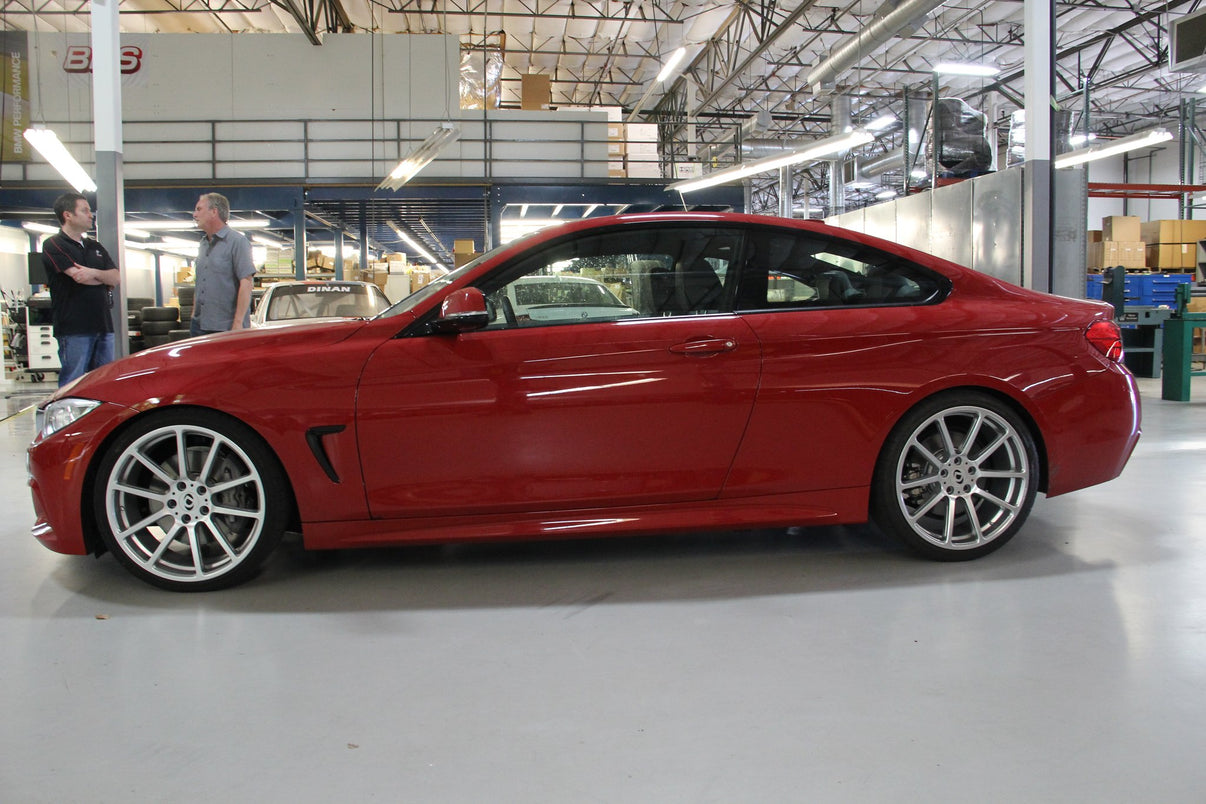 Dinan Performance Spring Set - BMW 435i/440i xDrive - Photo - out of package Right