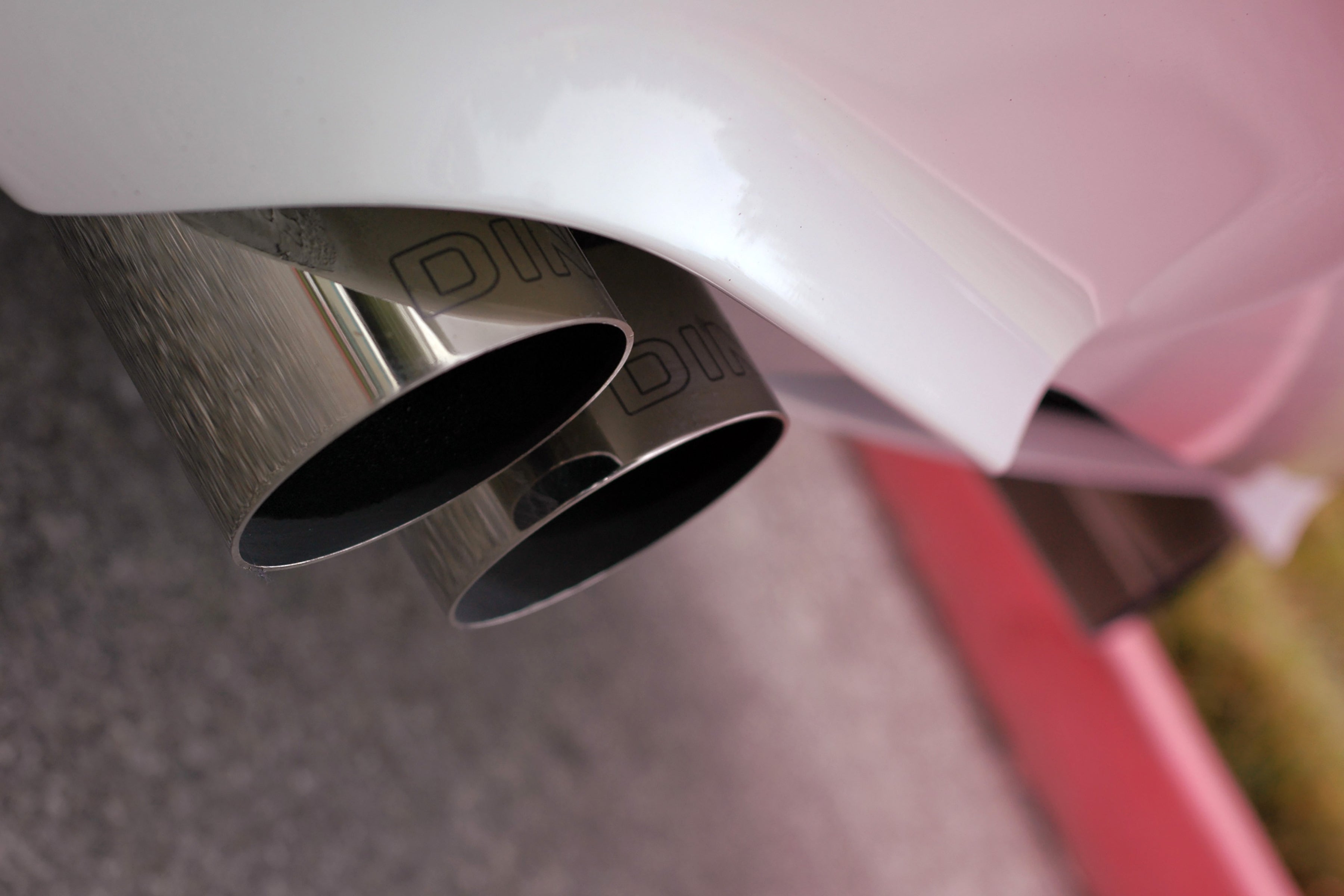 Dinan Free Flow Axle-Back Exhaust - 2006-2010 BMW M5 - Photo - out of package Back