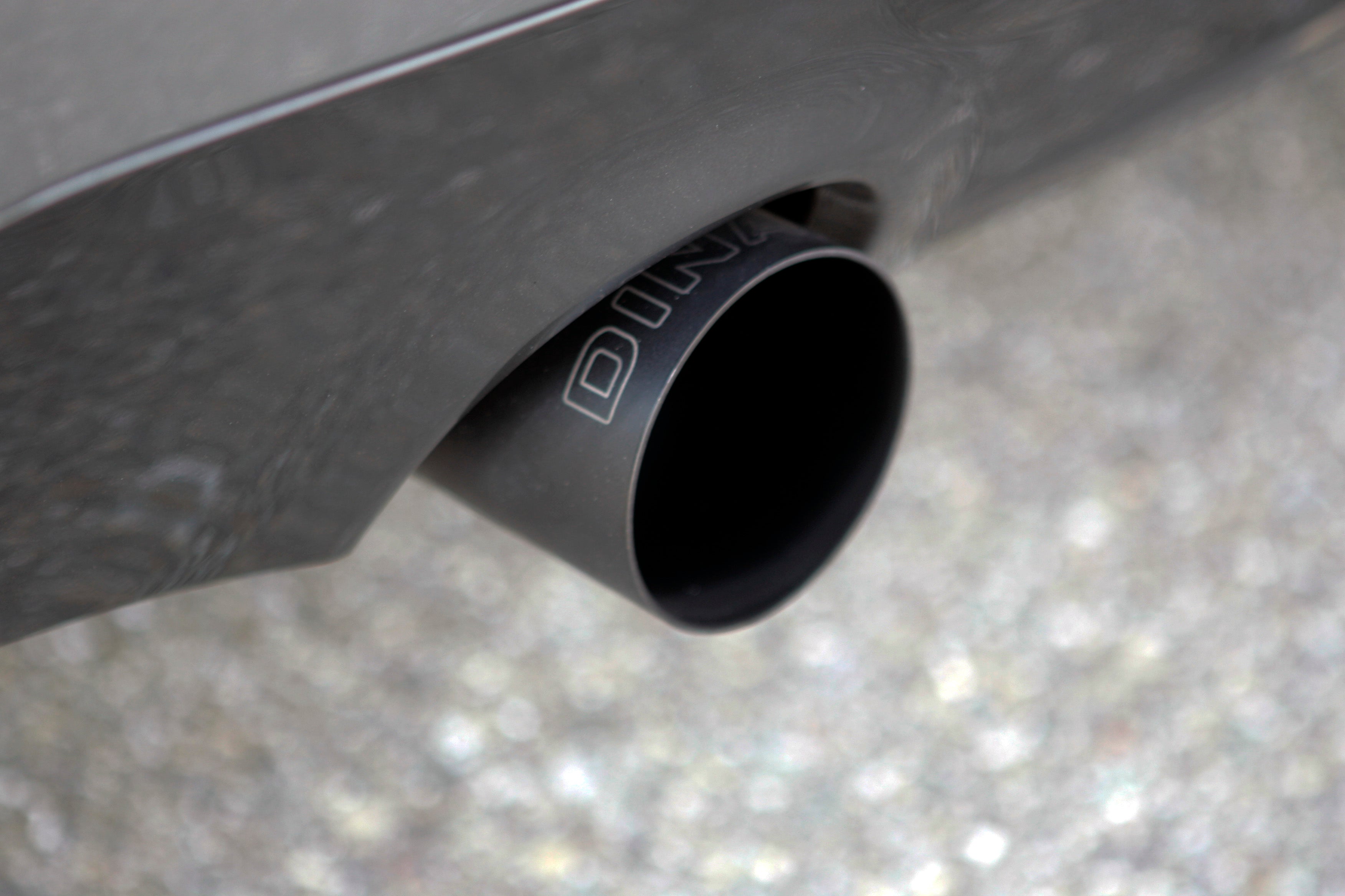 Dinan Free Flow Axle-Back Exhaust - 2007-2013 BMW 335i/335is/335xi - Photo - out of package Back