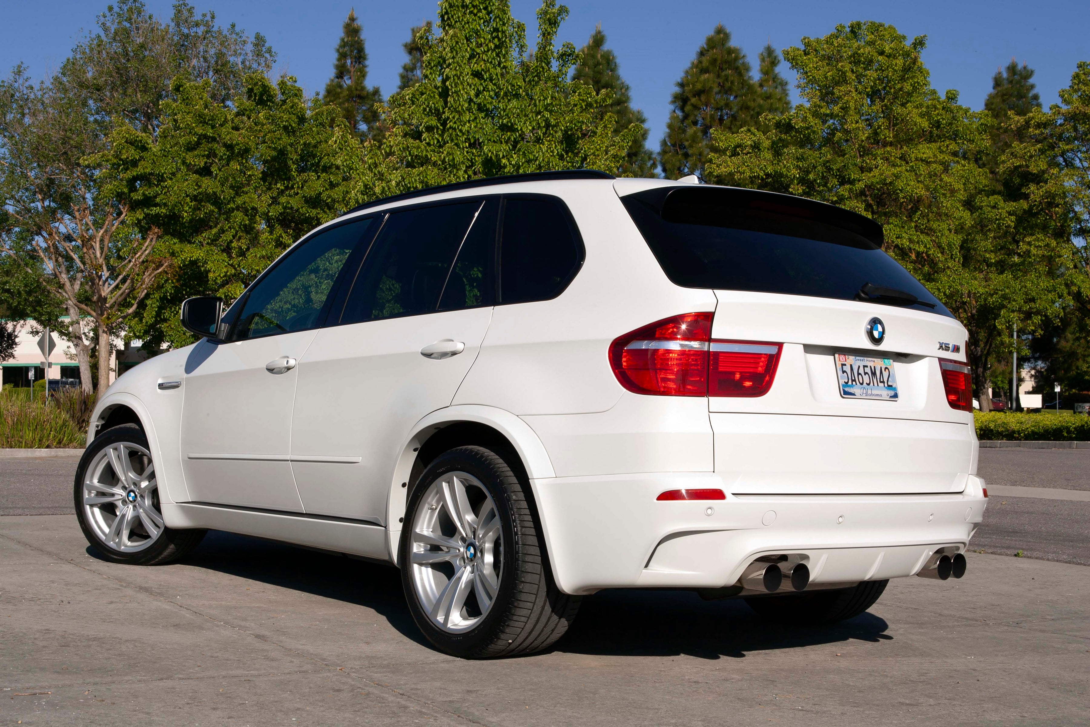 Dinan Free Flow Axle-Back Exhaust - 2010-2014 BMW X5M/X6M - Photo - out of package Right