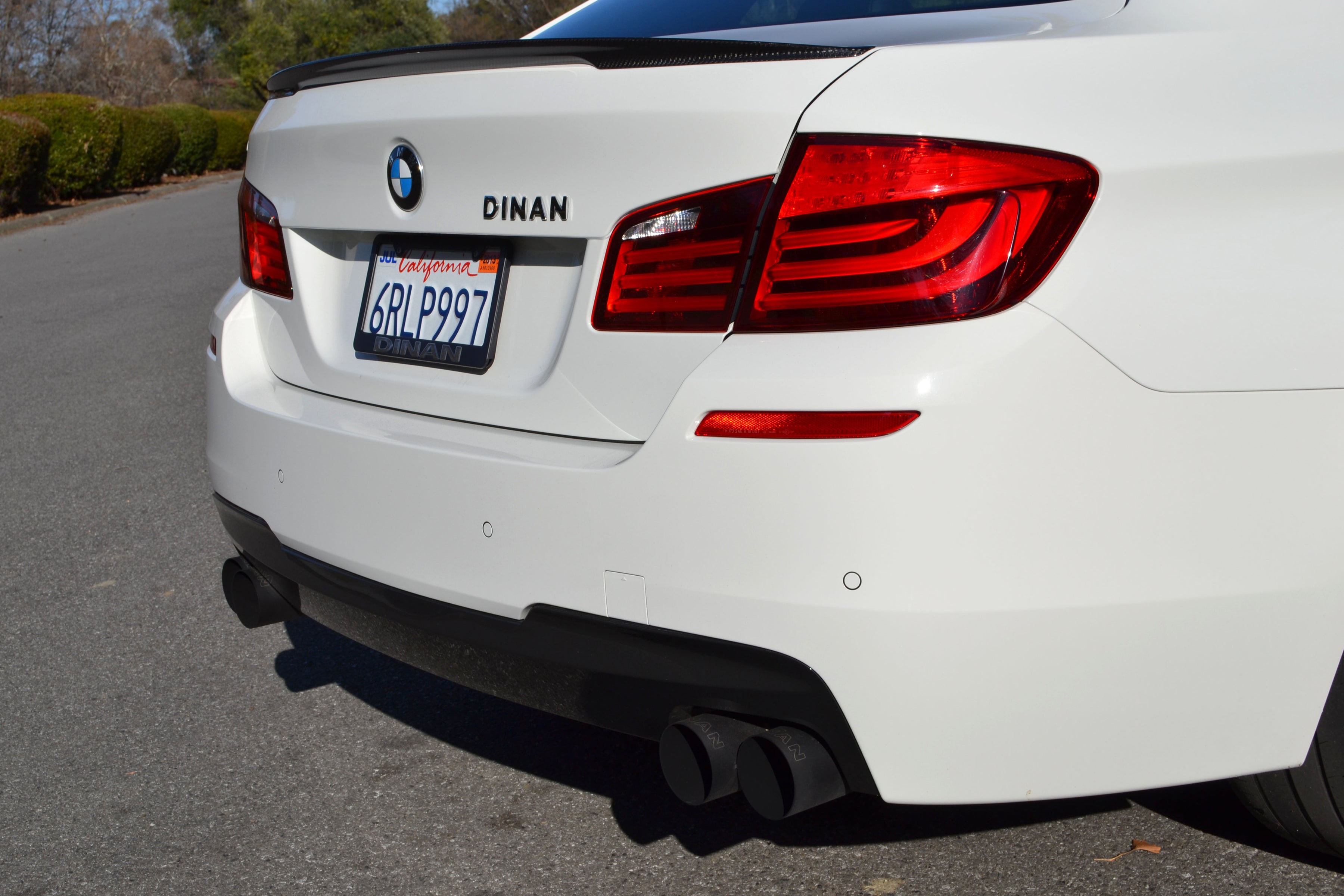 Dinan Free Flow Axle-Back Exhaust - 2011-2016 BMW 550i - Photo - Mounted Right