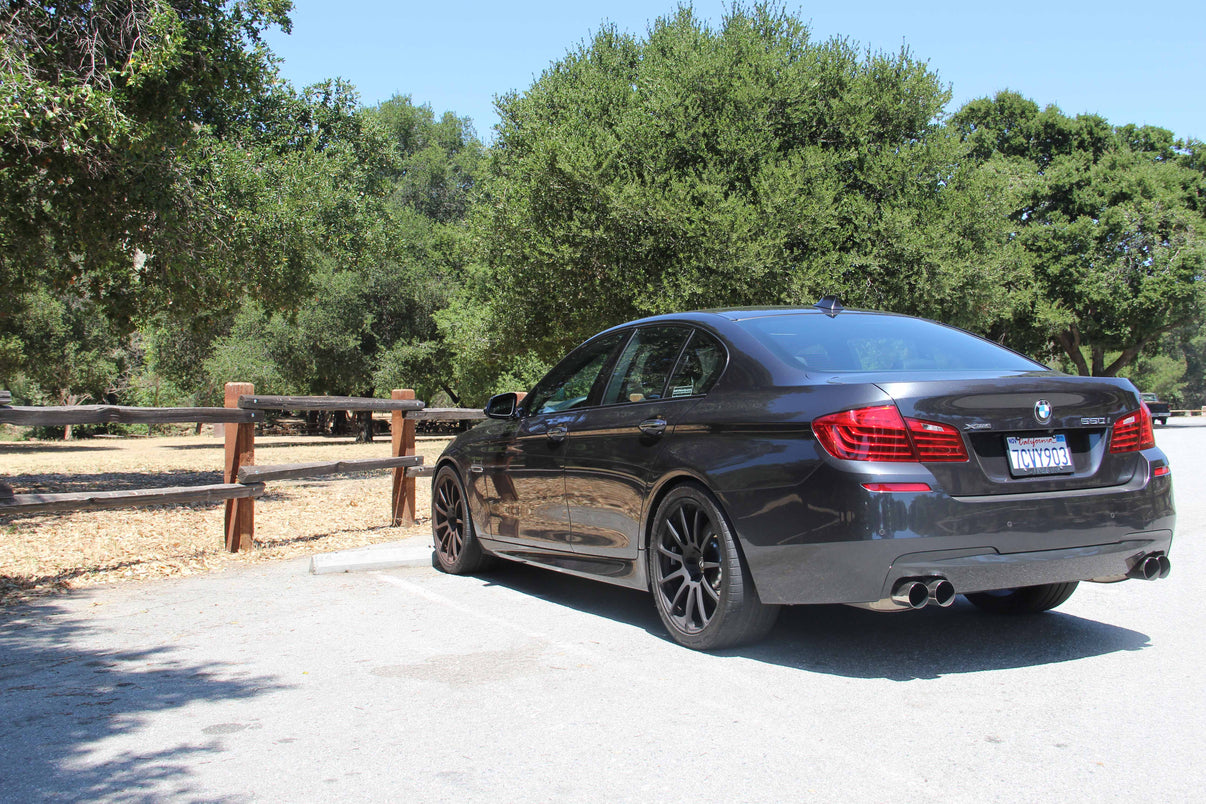 Dinan Free Flow Axle-Back Exhaust - 2011-2016 BMW 550i - Photo - out of package Right