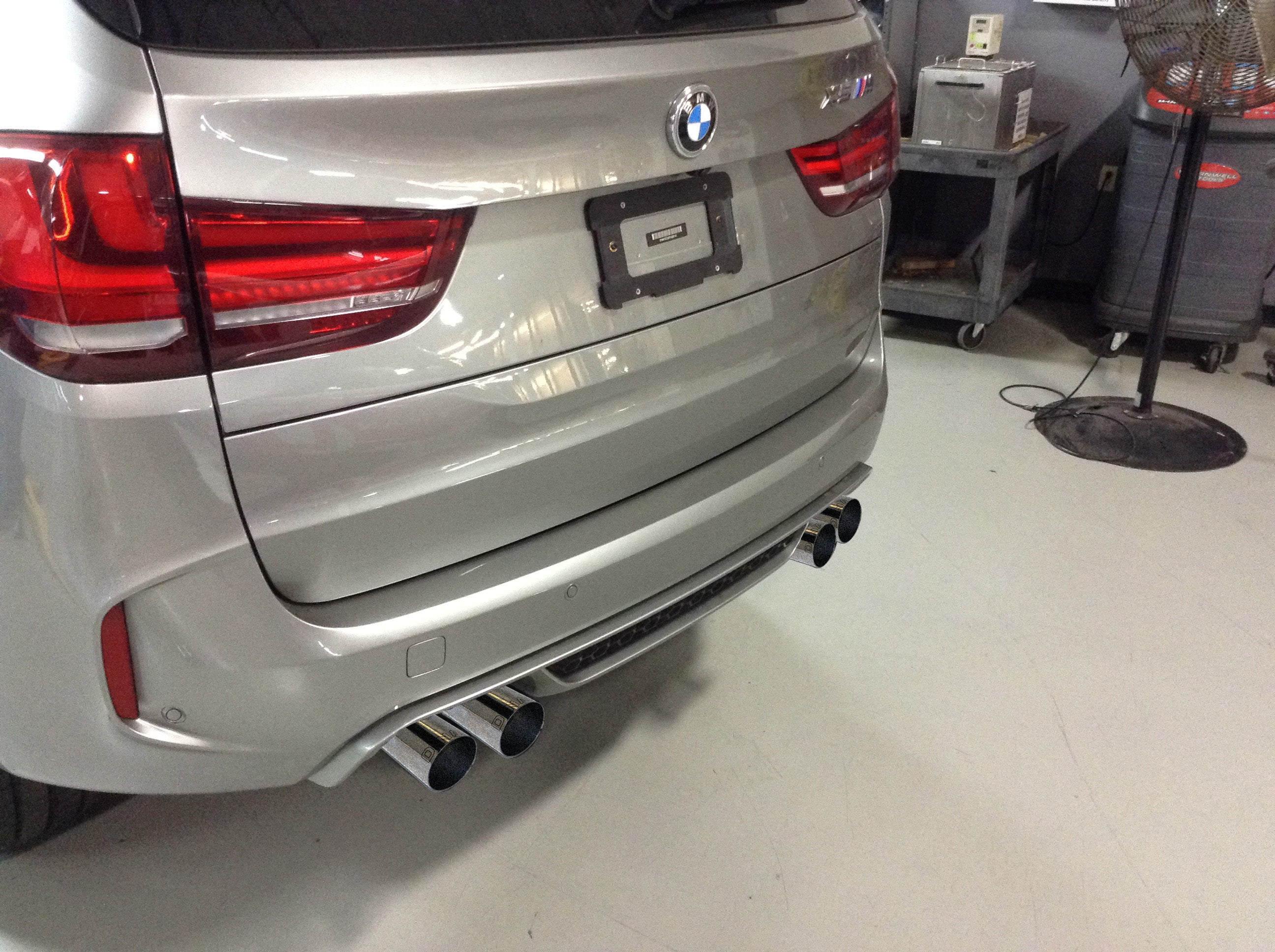 Dinan Free Flow Axle-Back Exhaust - 2015-2019 BMW X5M/X6M - Photo - out of package Bottom