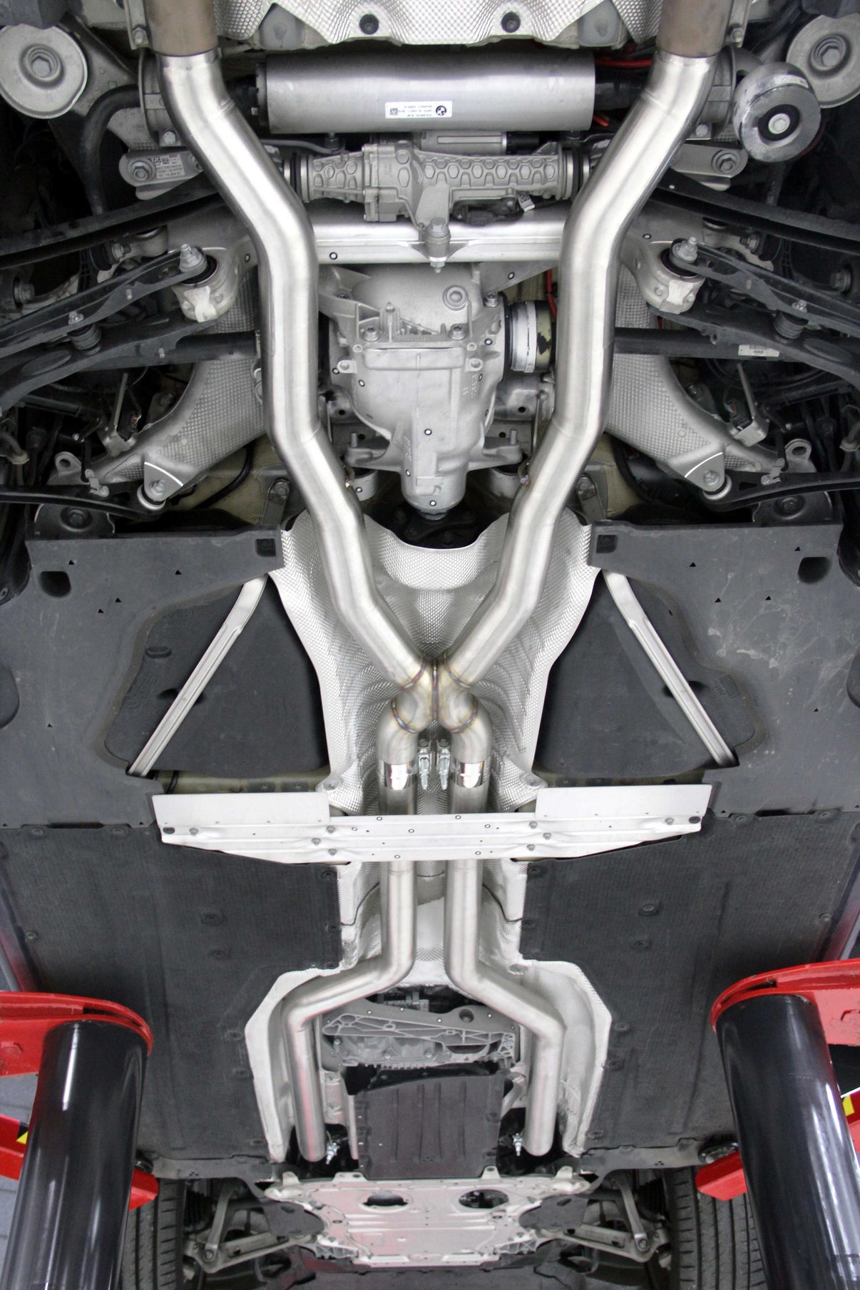 Dinan High Flow Middle Exhaust - 2018-2023 BMW M550i xDrive - Photo - out of package Back