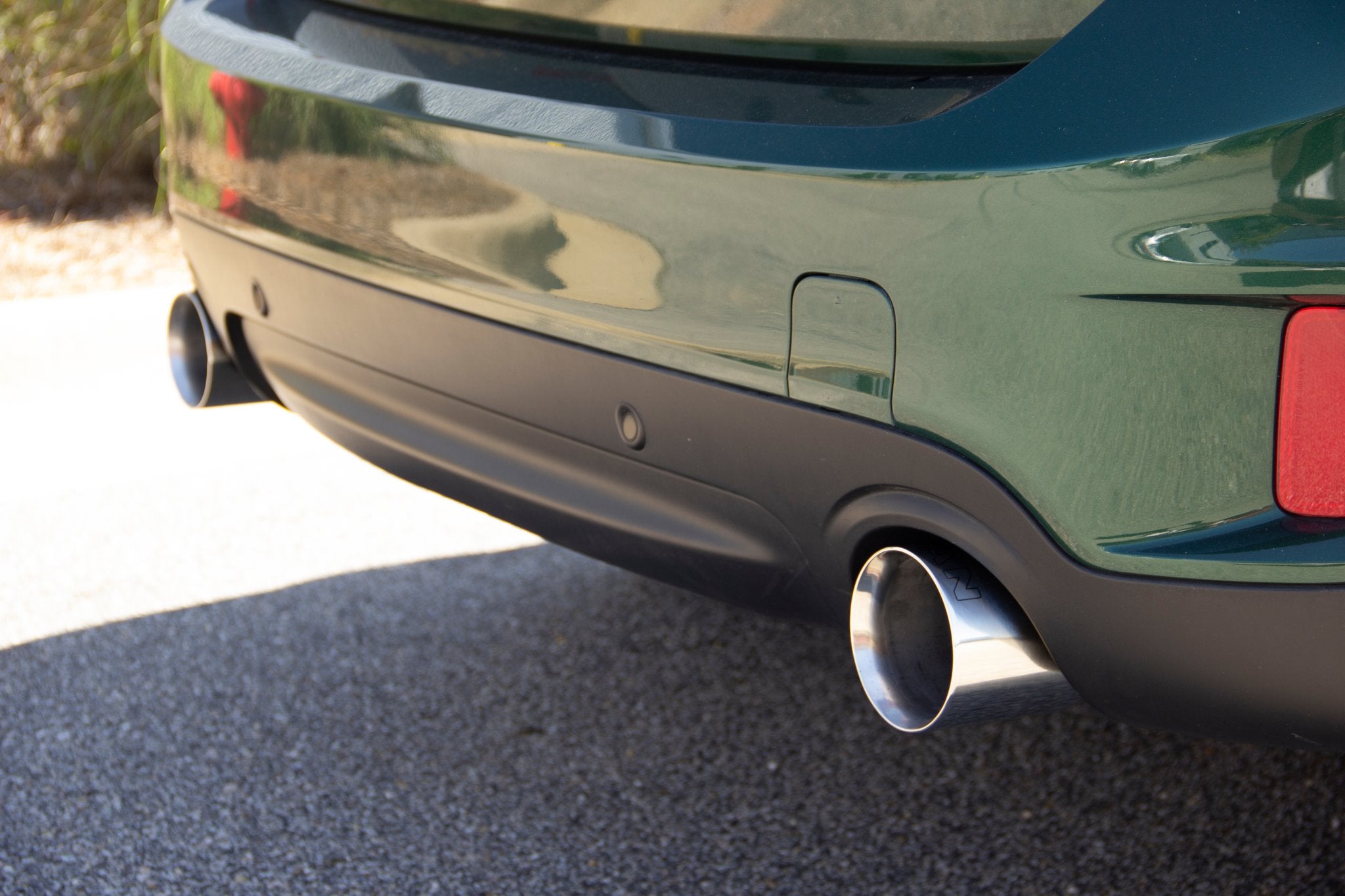 Dinan Valved Axle-Back Exhaust - 2017-2024 MINI Countryman S / Clubman S - Photo - out of package Right