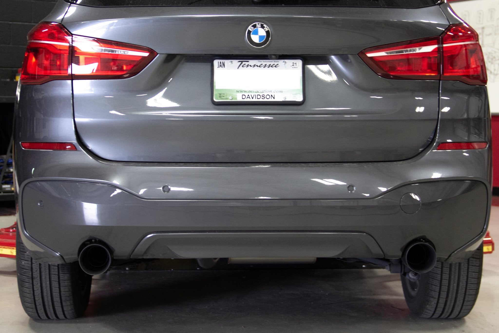 Dinan Valved Axle-Back Exhaust - 2016-2023 BMW X1/X2 sDrive28i - Photo - out of package User 3