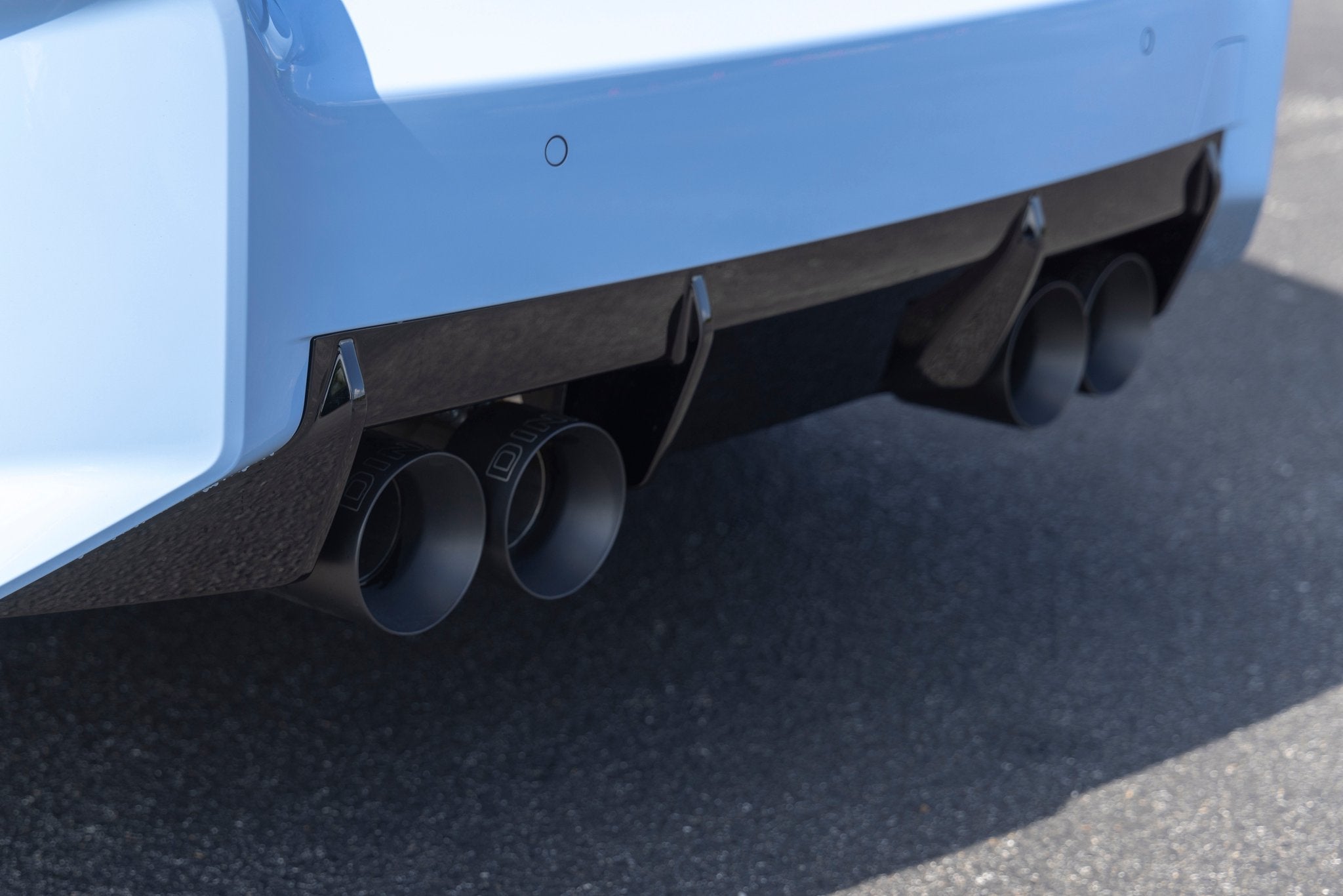 Dinan Valved Axle-Back Exhaust - 2023-2026 BMW M2 - Photo - out of package Bottom