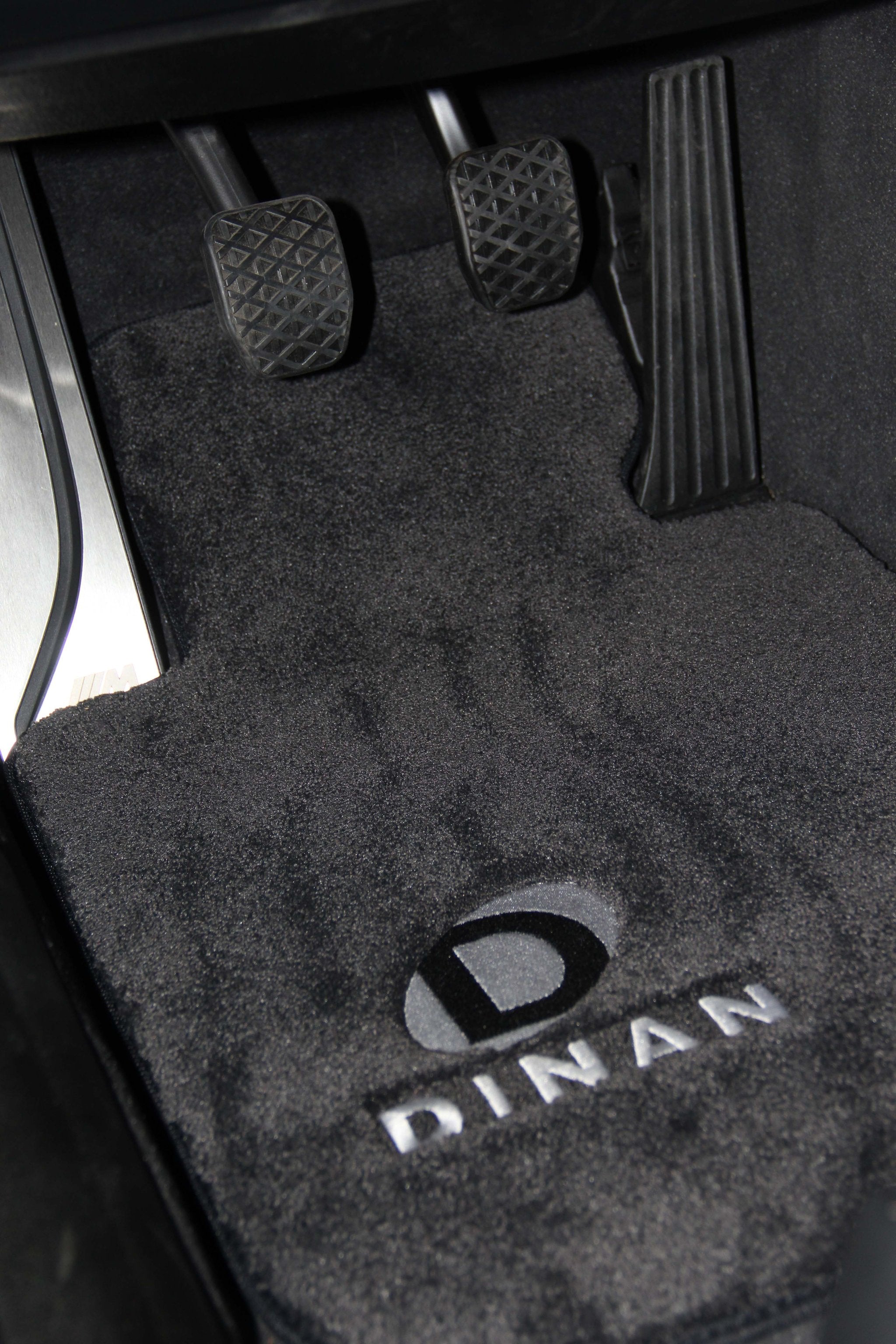 Dinan Signature Floor Mats - 2009-2015 BMW 7-Series - Photo - out of package Right