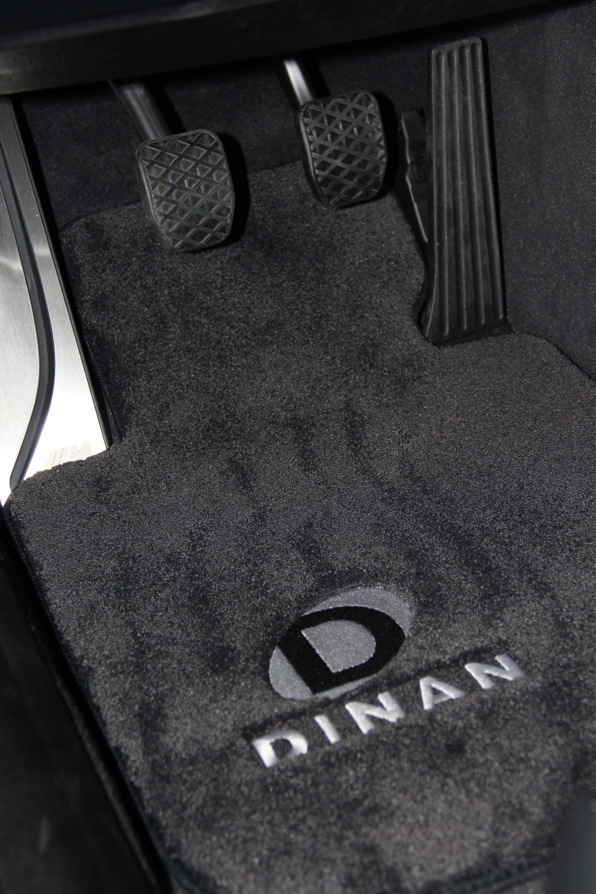 Dinan Signature Floor Mats - 2014-2020 BMW 4-Series - Photo - out of package Right