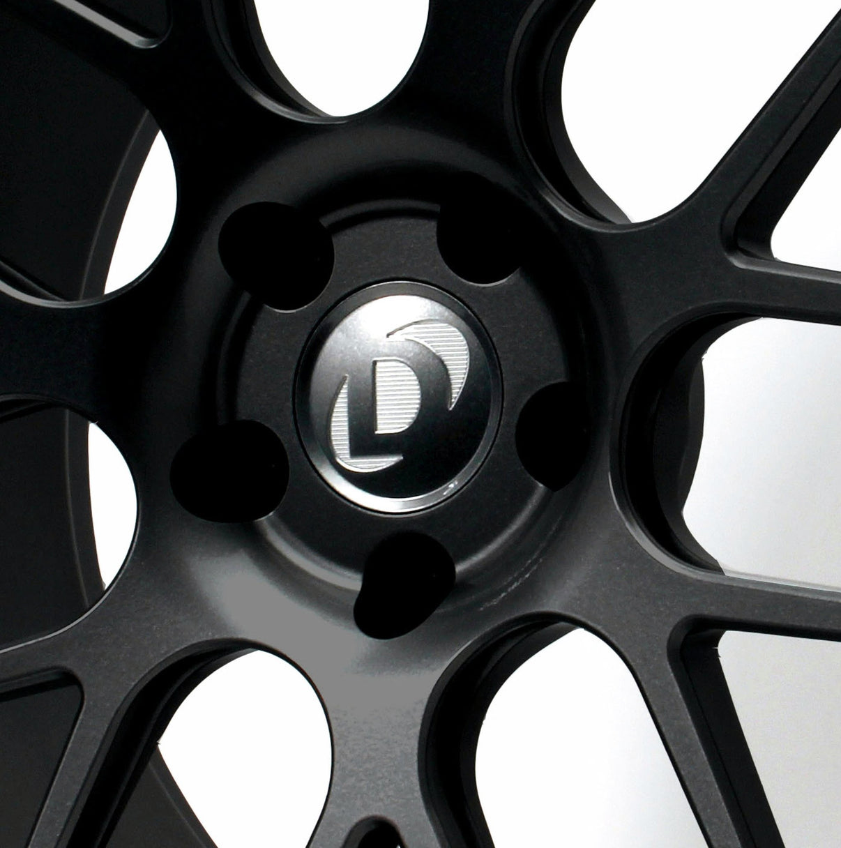 Forgeline SE1 Performance Wheel Set - 2010-2019 BMW 550i/640i/650i - Photo - out of package Right
