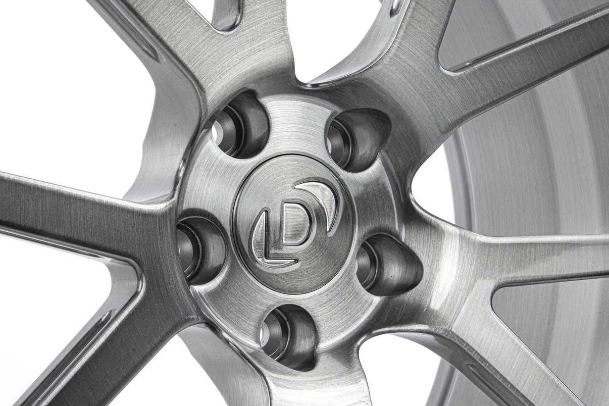 Dinan DC3 Performance Wheel Set - 2018-2025 BMW M5 / X3M / X4M - Photo - out of package Bottom