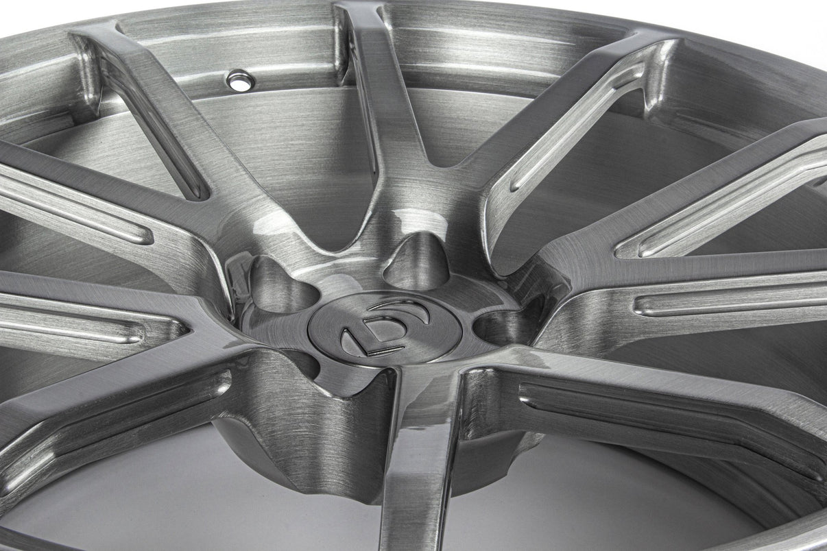 Dinan DC3 Performance Wheel Set - 2018-2025 BMW M5 / X3M / X4M - Photo - out of package Angle