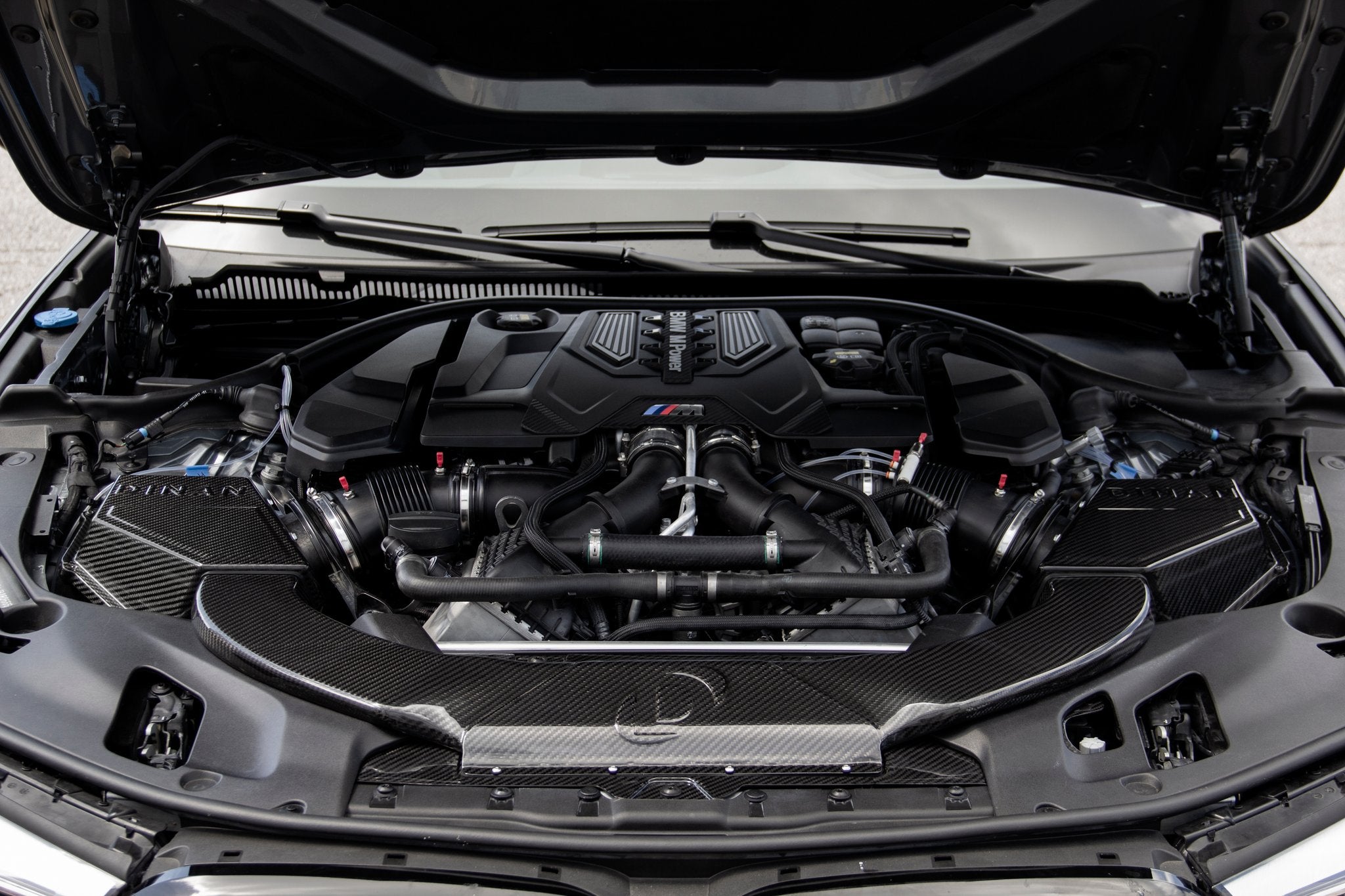 Dinan Cold Air Intake - 2018-2023 BMW M5 - Photo - out of package User 1