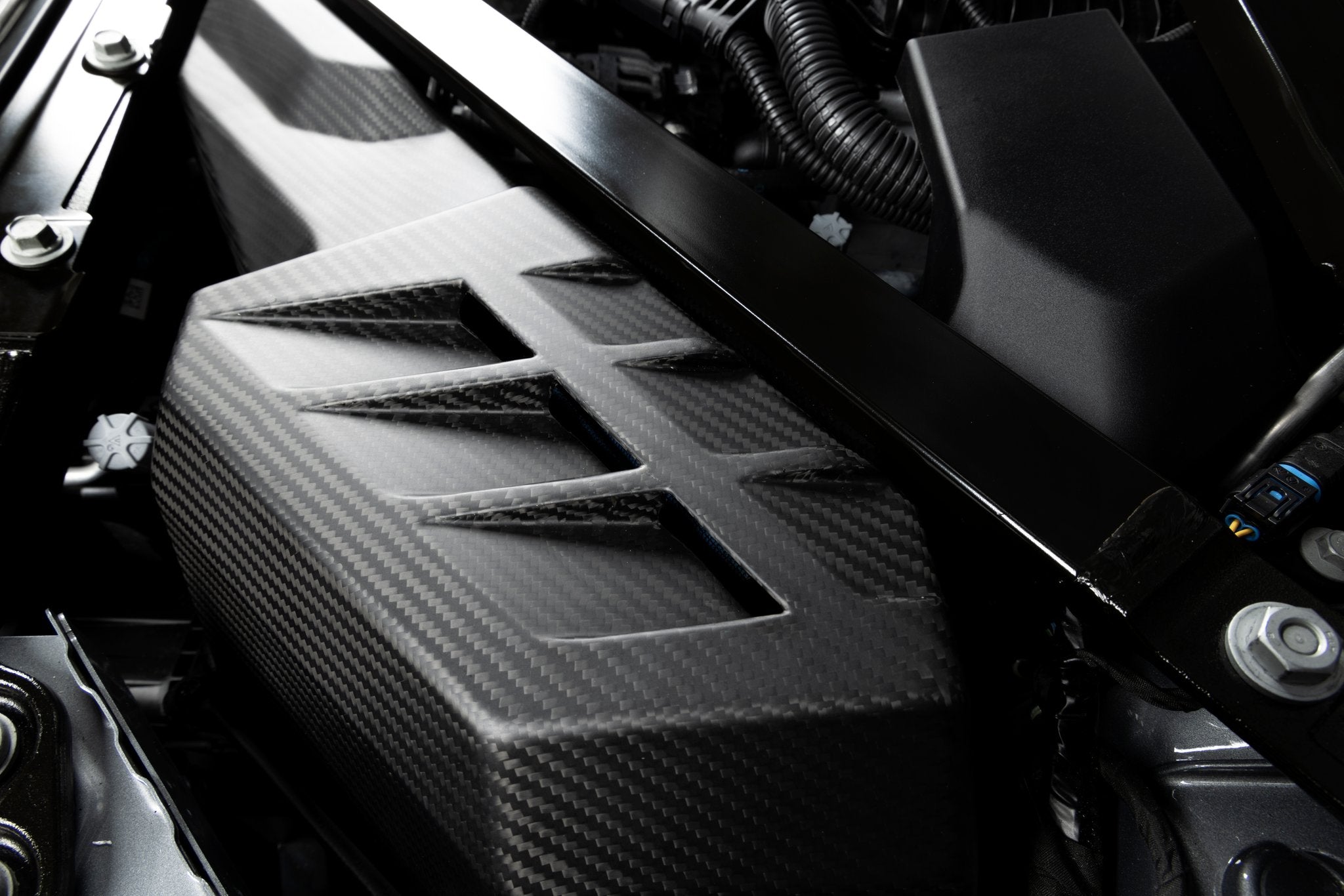 Dinan Matte Carbon Fiber Cold Air Intake - 2021-2026 BMW M2/M3/M4 - Photo - out of package User 5
