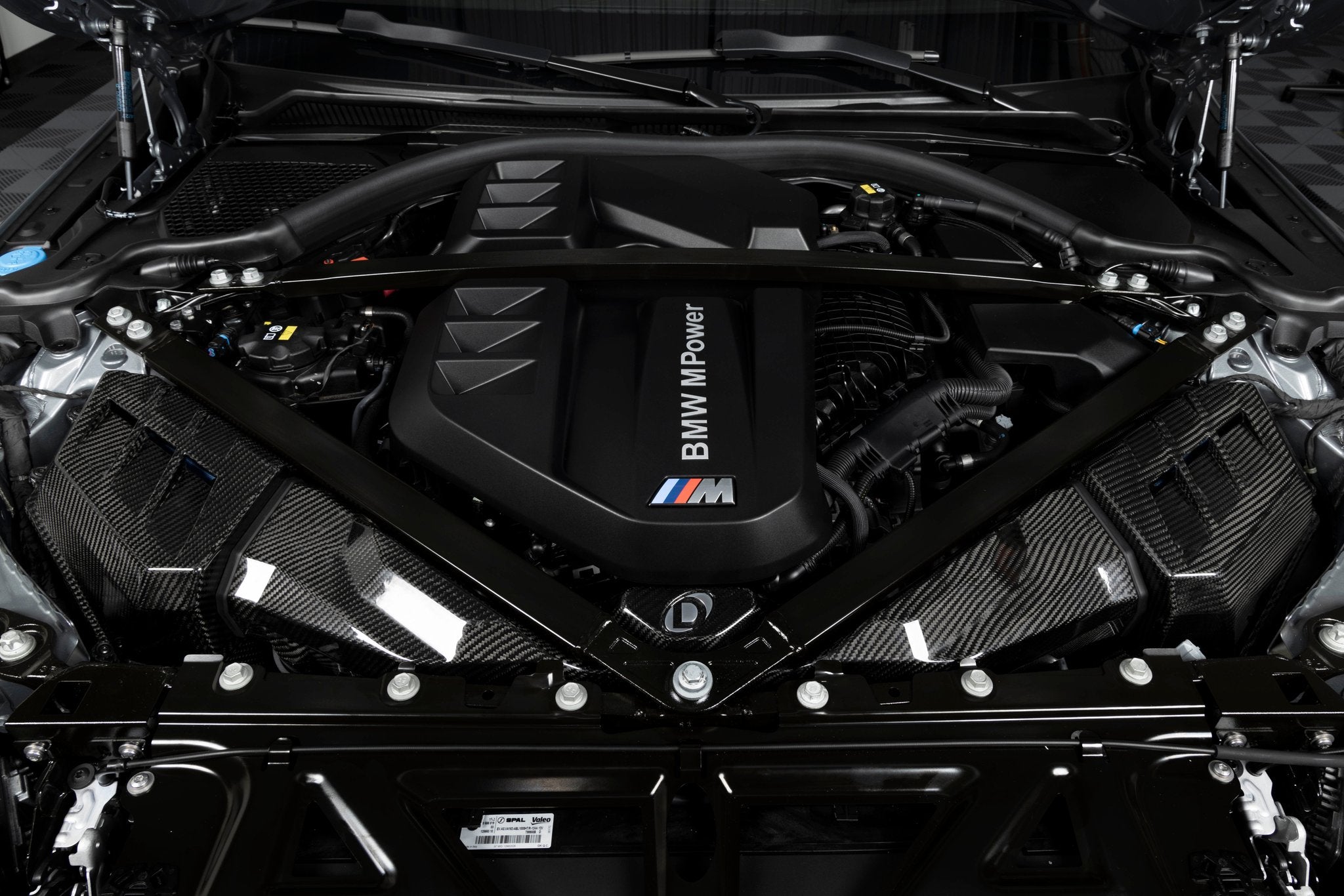 Dinan Gloss Carbon Fiber Cold Air Intake - 2021-2026 BMW M2/M3/M4 - Photo - out of package Bottom