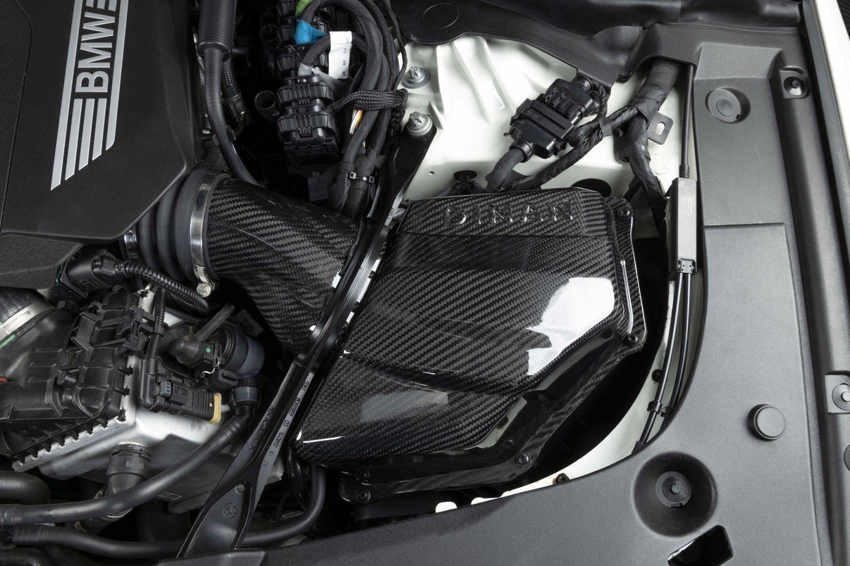 Dinan Cold Air Intake - 2020-2023 BMW M550i & 2019-2026 BMW M850i - Photo - out of package Side