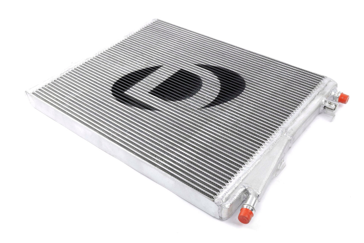 Dinan High Performance Heat Exchanger - 2019-2026 BMW 330i/M340i/430i/M440i - Photo - Primary Angle