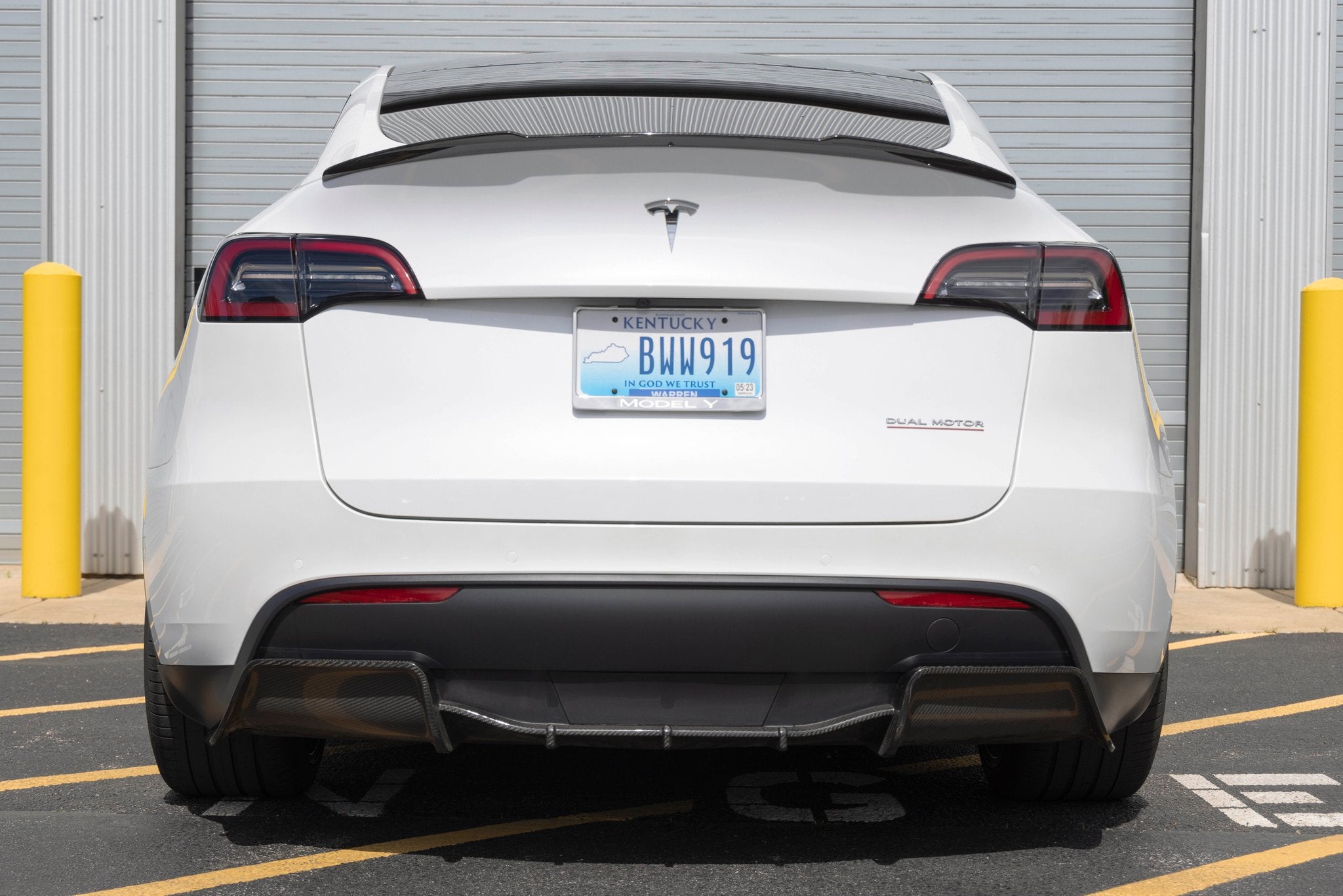 Dinan Rear Deck Spoiler - 2020-2023 Tesla Model Y - Photo - out of package User 3