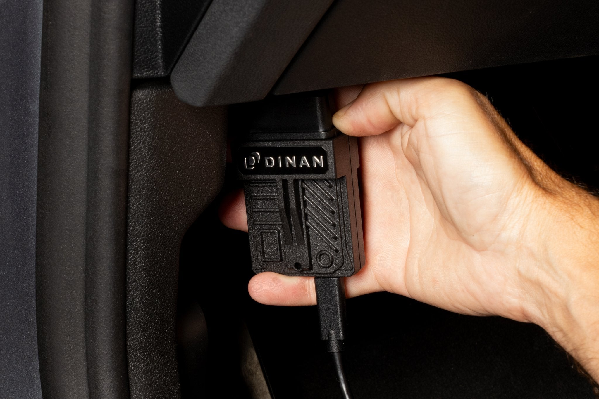 Dinan Connect and MG1 Unlock Tool - Photo - lifestyle view Bottom
