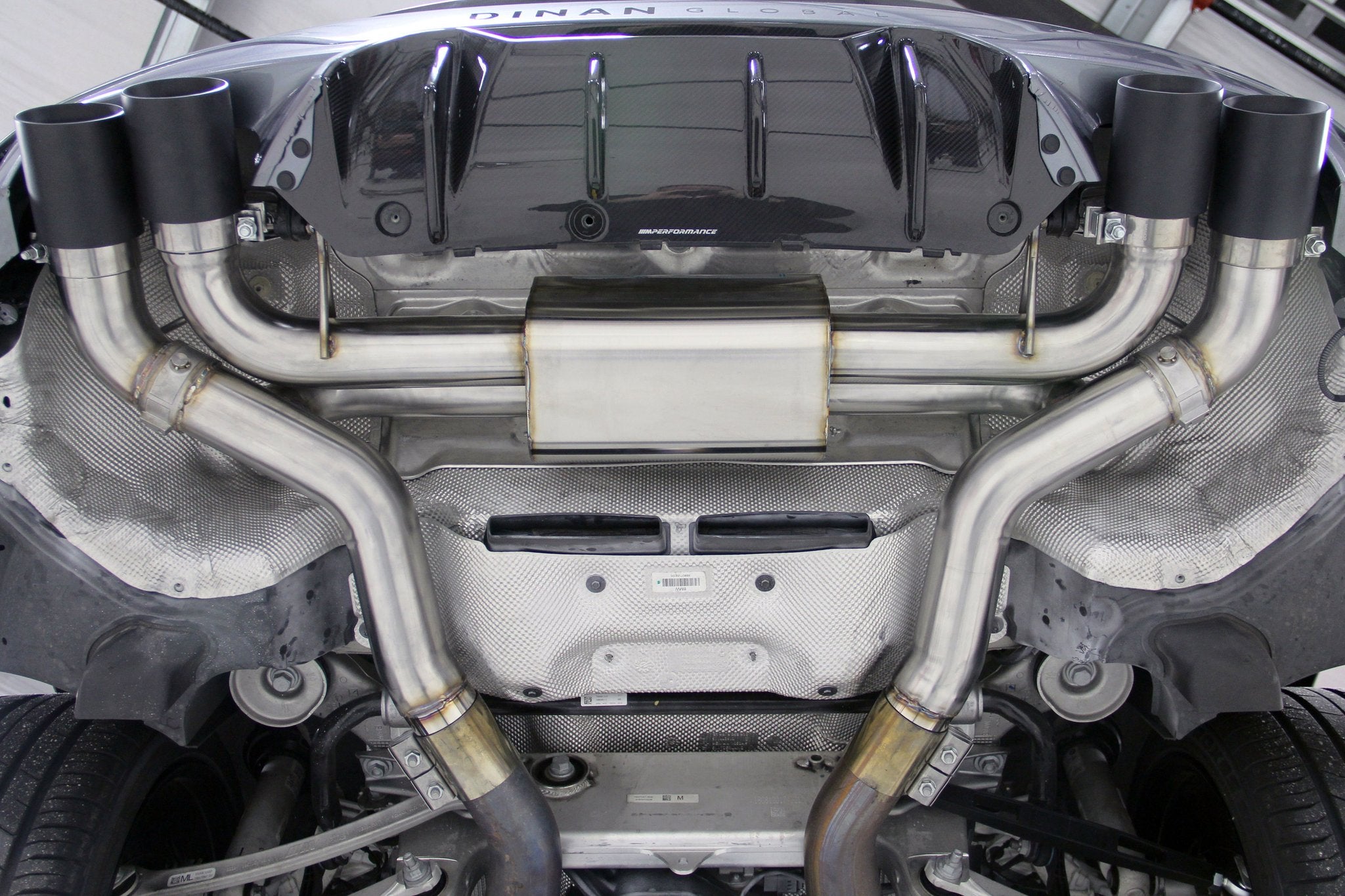 Dinan F90 M5 Foundation Package (F) - Photo - out of package User 1