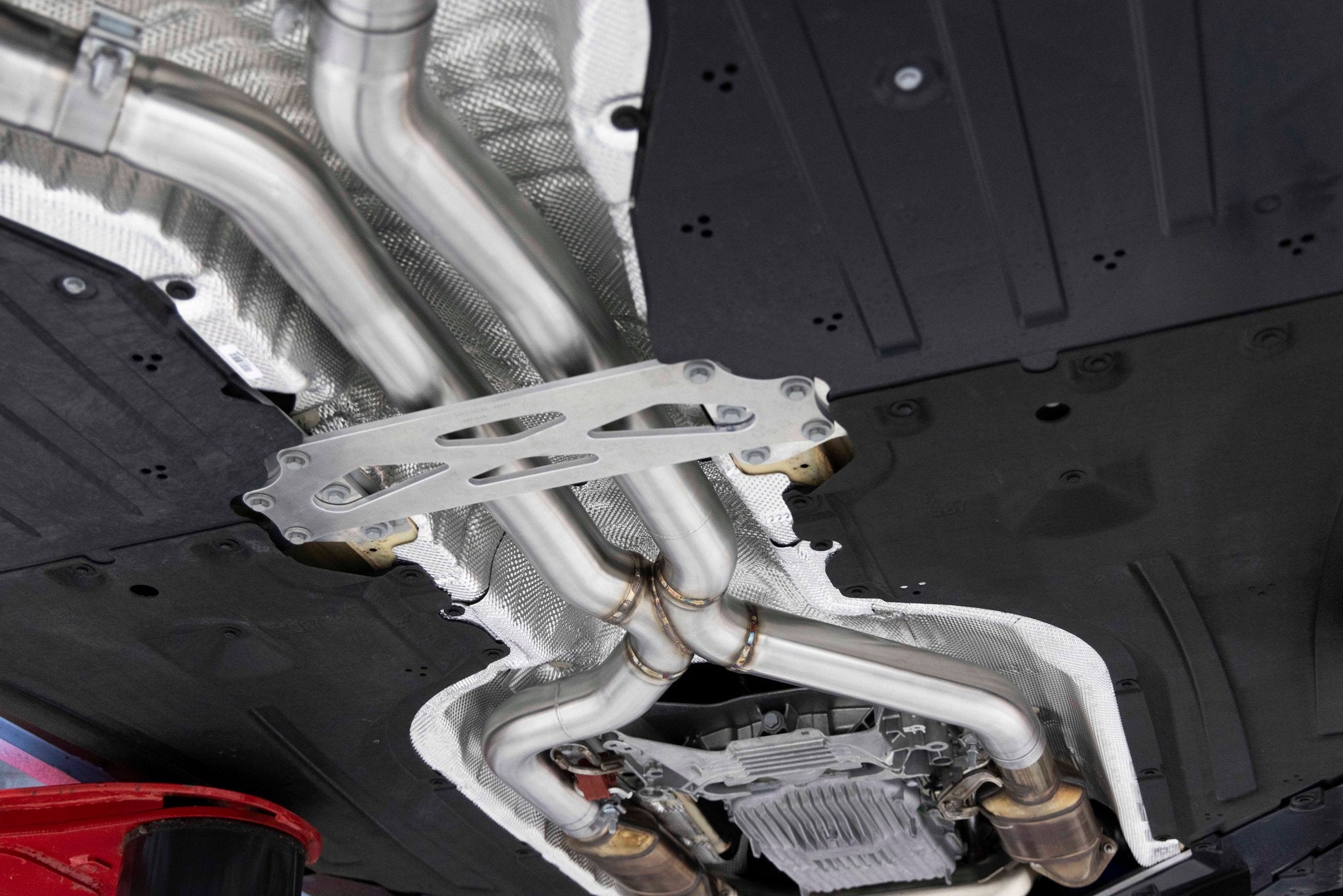 Dinan G87 M2 Foundation Package (F) - Photo - out of package Right