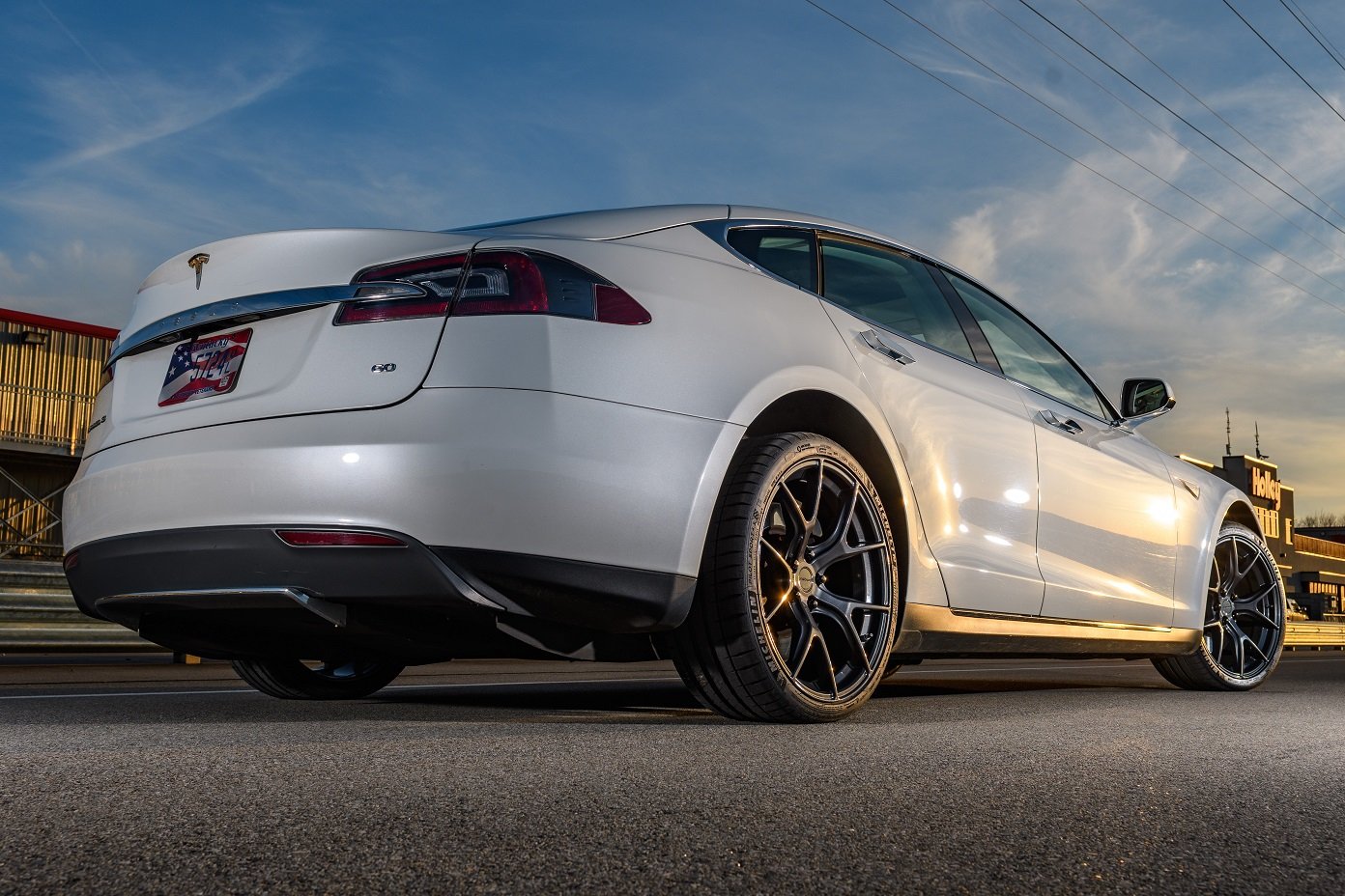 Dinan Hyper Kinetic™ HB003 Wheel 20"x8.5" +20mm Offset - Anthracite - Photo - out of package Side