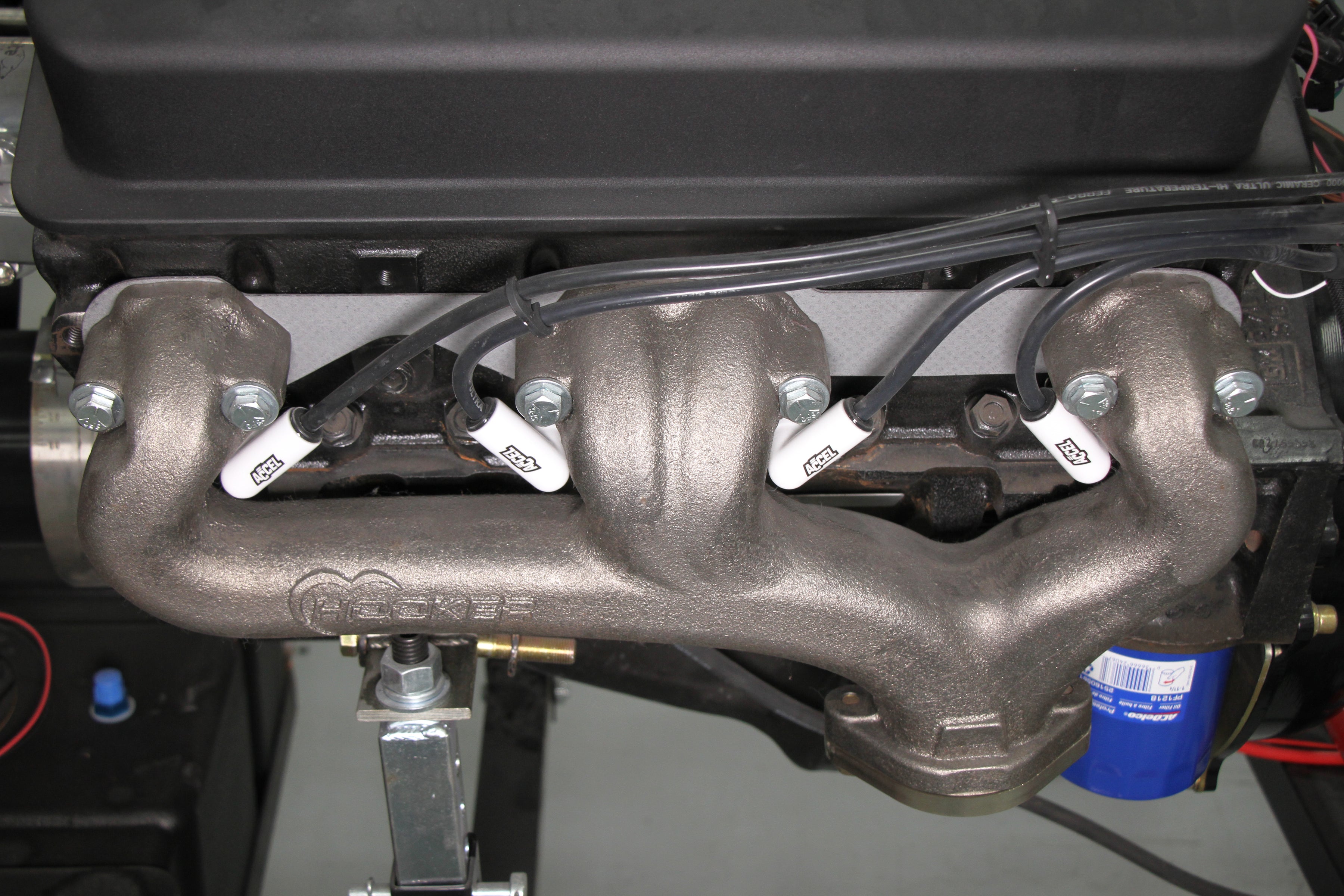 Hooker Small Block Chevrolet Exhaust Manifolds - Photo - out of package User 3